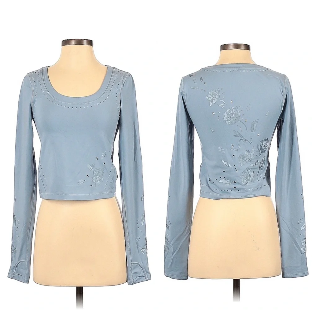 Athleta Blue S Shanti Eyelet Top long sleeve crop - Picture 8 of 8